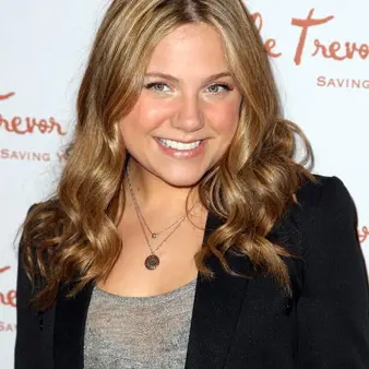 Lauren Collins Net Worth