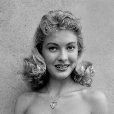 Lori Nelson