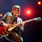 Dean DeLeo Net Worth