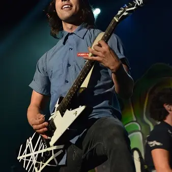 Vic Fuentes Net Worth