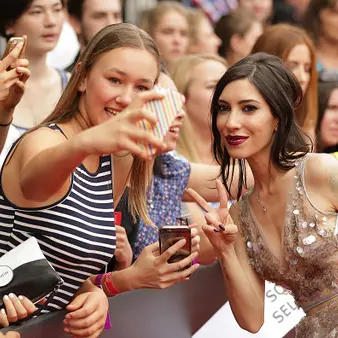 Lisa Origliasso Net Worth