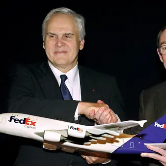 In The Early 1970s, FedEx Was Teetering On Bankruptcy. So Founder Fred Smith Took The Company's Last $5k… And Went To Vegas