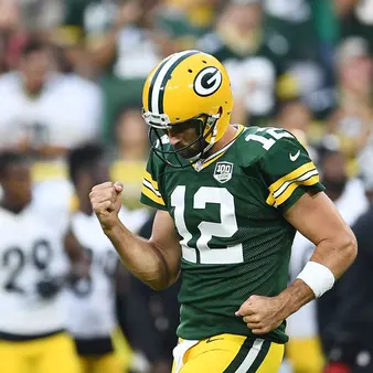 Aaron Rodgers' New Contract Will Pay Him $400,000 Per Day For The Next 200 Days