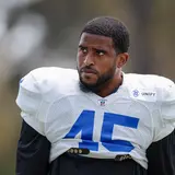 How NFL Linebacker Bobby Wagner Texted His Way Into A $50 Million Contract