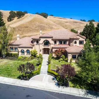 Chris Mullin Lists California Home for $2.6 Million, While Planning Move for A New Job