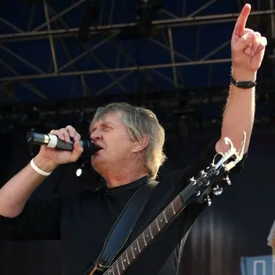 Tom Cochrane