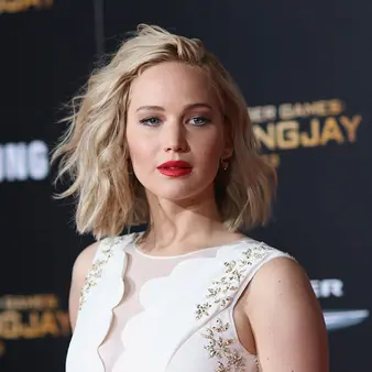 9 Celebrities Who Live Below Their Means