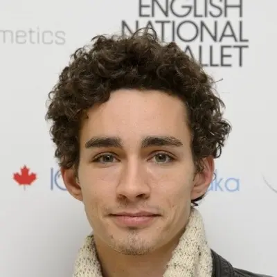 Robert Sheehan
