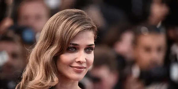 Ana Beatriz Barros
