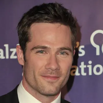 Luke Macfarlane Net Worth