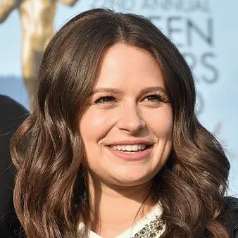 Katie Lowes Net Worth