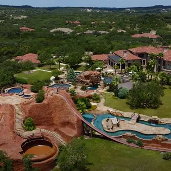 Here's A Full Video Tour Of Tony Parker's Insane Texas Estate (With Private Waterpark!!!) That Just Blew Kai Cenat's Mind