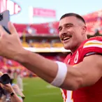 Travis Kelce Is Now The Highest Paid Tight End In The NFL