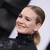 Britt Robertson Net Worth