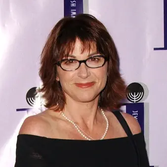 Dinah Manoff Net Worth