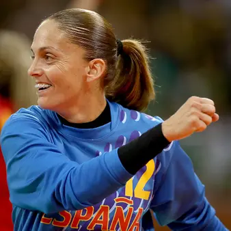 Silvia Navarro Net Worth