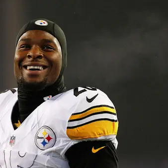 Le'Veon Bell Missed His Deadline To Report To The Steelers, Officially Forfeiting $14.5 Million