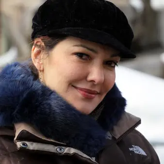 Laura Harring Net Worth