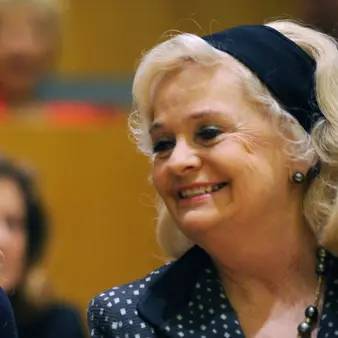 Barbara Carlson Gage Net Worth