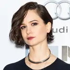 Katherine Waterston Net Worth