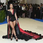 Nicki Minaj Offers To Pay College Expenses For Some Lucky Fans On Twitter