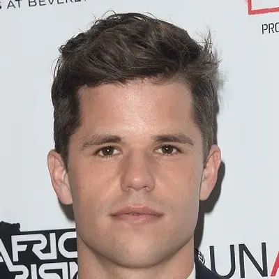 Charlie Carver