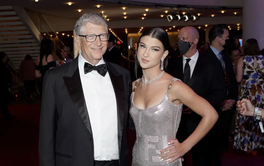 Today Microsoft's Market Cap Hit $4 Trillion. Bill Gates Should Be Worth $1.4 Trillion. Instead, He Took Warren Buffett's Horrendous Advice