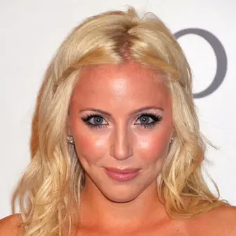 Casey Reinhardt Net Worth