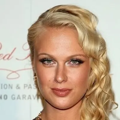 CariDee English