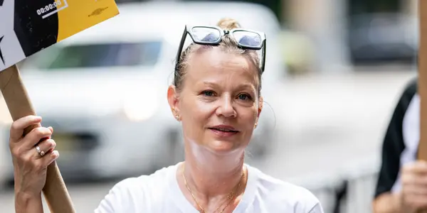 Samantha Mathis