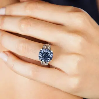 Blue Diamond Owned By Late Shirley Temple Expected To Get Up To $35 Million At Auction