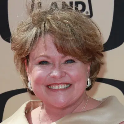 Lauren Tewes