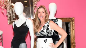 How A Door-To-Door Fax Machine Saleswoman Turned Pantyhose And Sweltering Florida Heat Into A Billion-Dollar Under Garment Empire