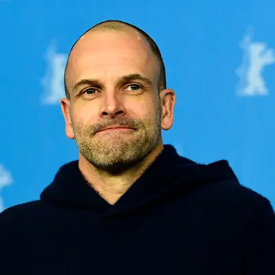 Jonny Lee Miller