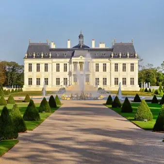 Anonymous Middle Eastern Person Spends $300 Million To Buy This Insane Paris Chateau