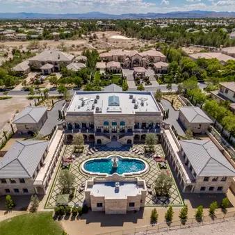 Floyd Mayweather Just Bought This Opulent Las Vegas Mansion For $10 Million In Cash