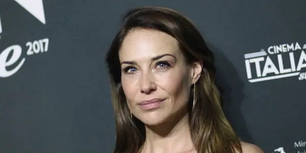 Claire Forlani