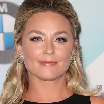 Elisabeth Röhm Net Worth