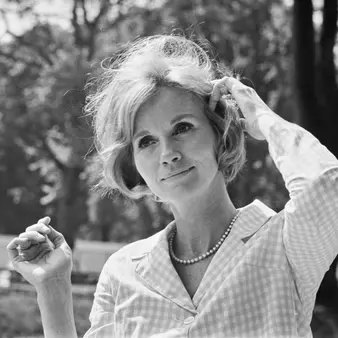 Eva Marie Saint Net Worth