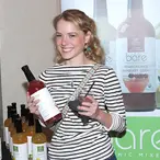 Laura Slade Wiggins Net Worth