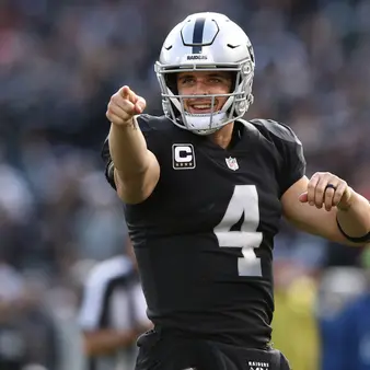 Derek Carr Just Signed An Extension Worth More Than $40 Million Per Season