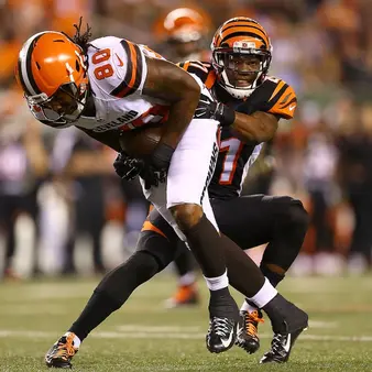 The Incredible Contract Of Dwayne Bowe, Plus Other Ridiculous Spending Of Money