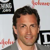 How Andrew Shue Went From Melrose Place to Unlikely Internet Mogul