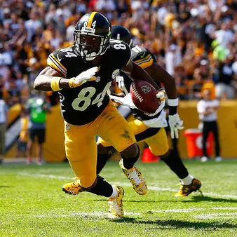 Antonio Brown Is Now The Highest-Paid Receiver In The NFL (2017 Editition)