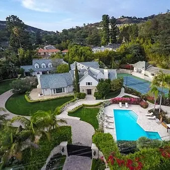 Mariah Carey Pays $100k/Month For Beverly Hills Address