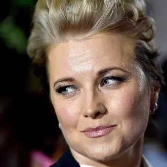 Lucy Lawless Net Worth