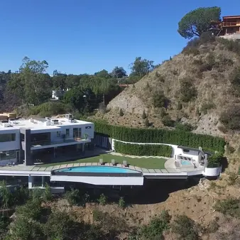 L.A. Reid Lists Bel-Air Mansion For $17.5 Million