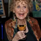 Gloria Stuart Net Worth