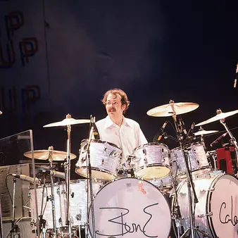 Bun E. Carlos Net Worth