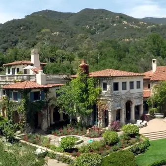Oprah Winfrey Pays $6.85 Million For Neighbor Jeff Bridges's Ranch